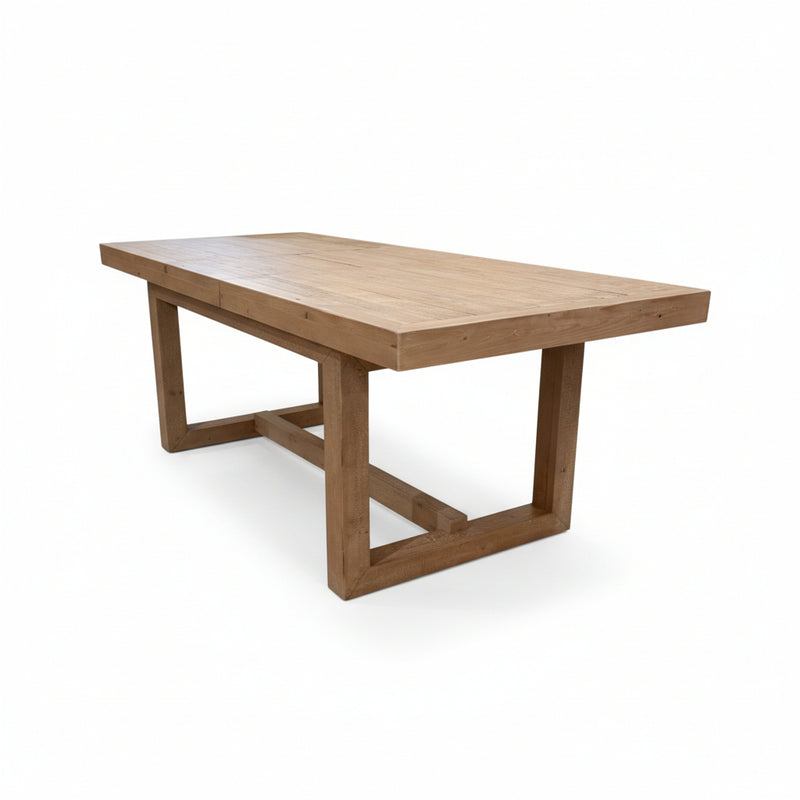 Stokley 1.6-2m Extending Dining Table | Ex-Display Bargain!